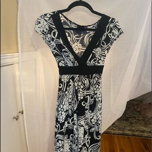 Short Sleeve, Knee-Length Dress